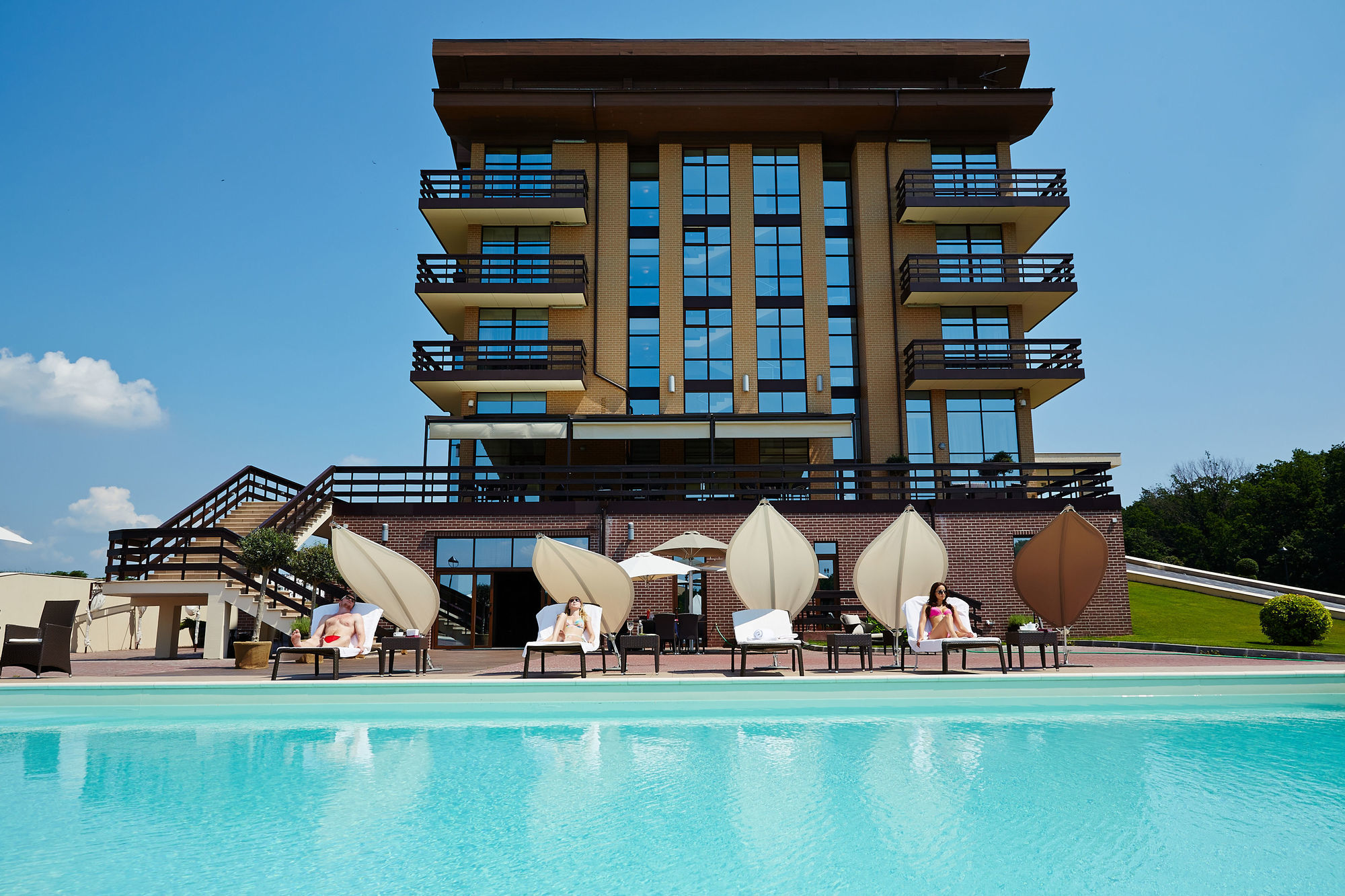 Superior Golf And Spa Resort Jarkov Exterior foto