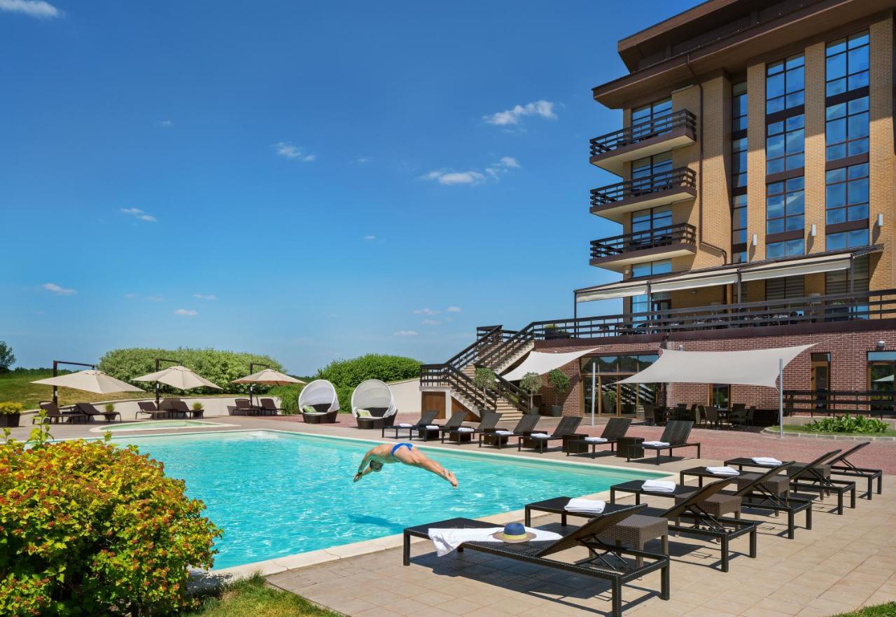 Superior Golf And Spa Resort Jarkov Exterior foto